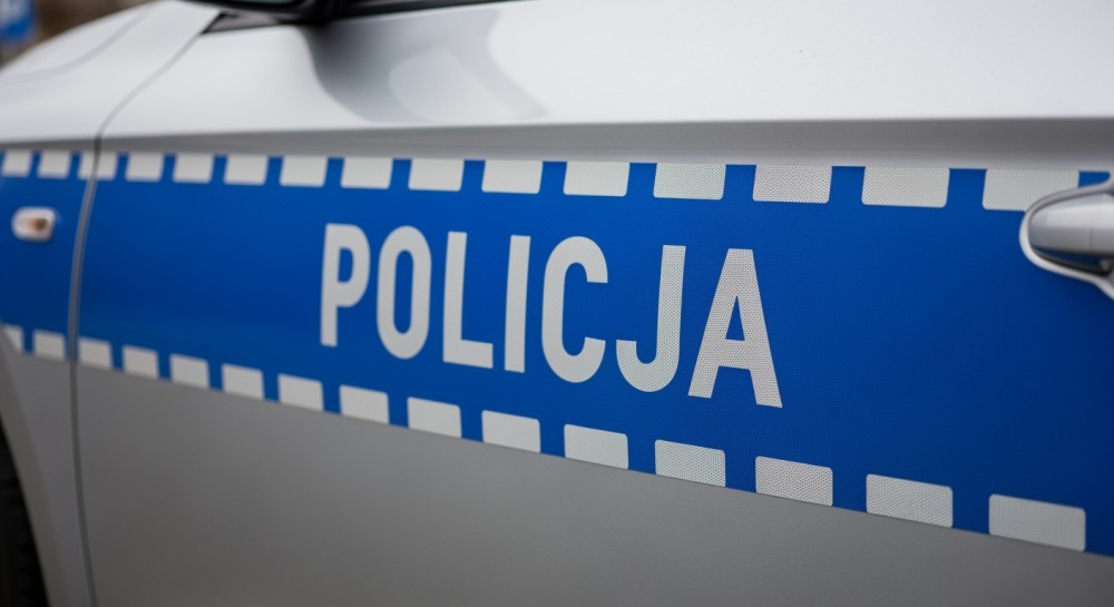 Policyjny radiowóz w Łodzi wpadł na torowisko po dramatycznym manewrze