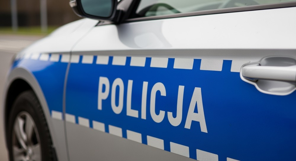 POLICJANTKI W CZOŁÓWCE SPORTU ŚWIĘTUJĄ Z KOMENDANTEM GŁÓWNYM